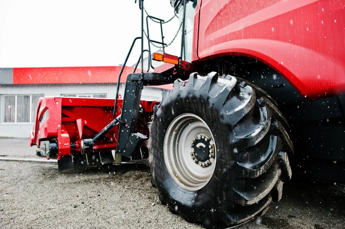 Tractor Compacto - Versatilidad